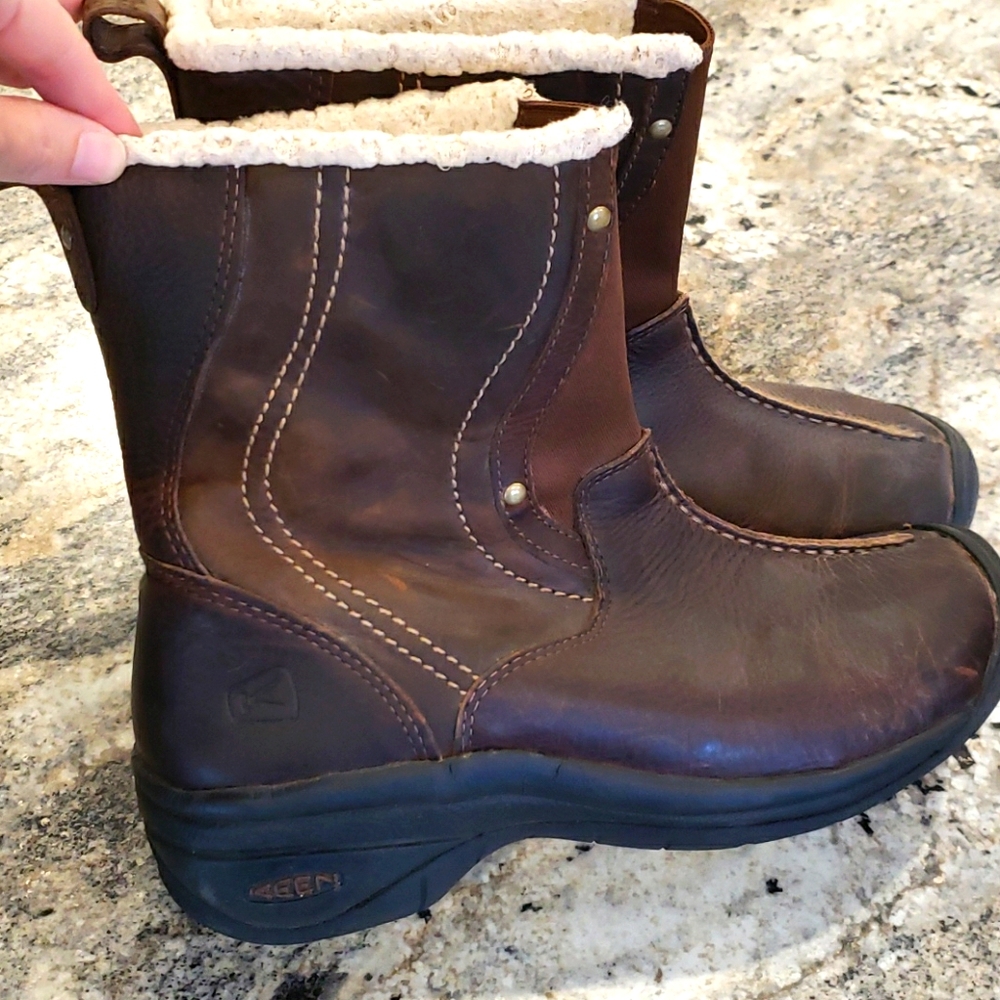 Keen Leather sz 10 leather lined boots
